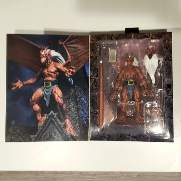 NECA Disney Gargoyles BROOKLYN Ultimate Action Figure * NEW - Picture 2 of 4